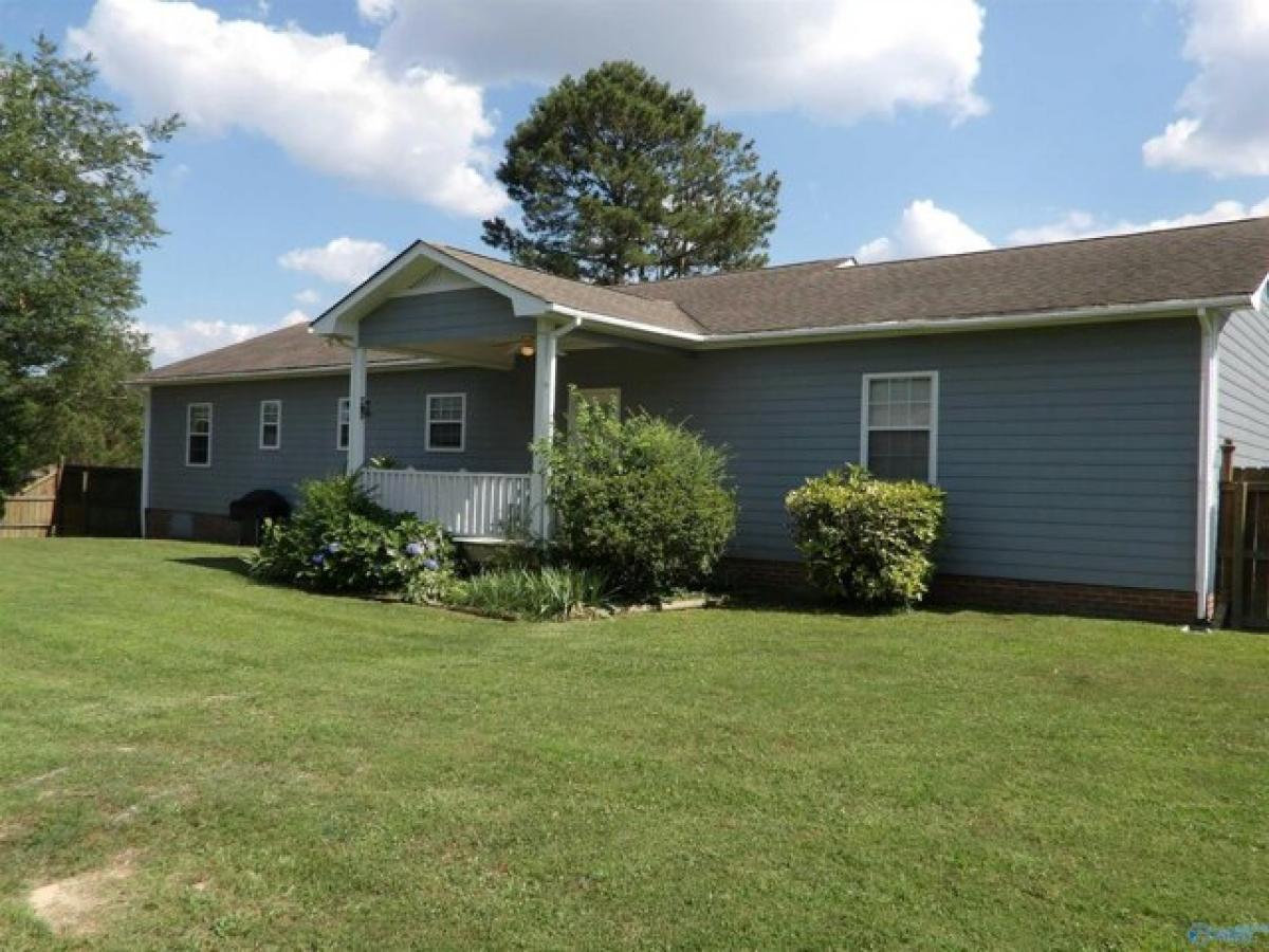 Picture of Home For Sale in Albertville, Alabama, United States