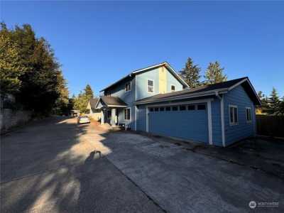 Home For Sale in Burien, Washington