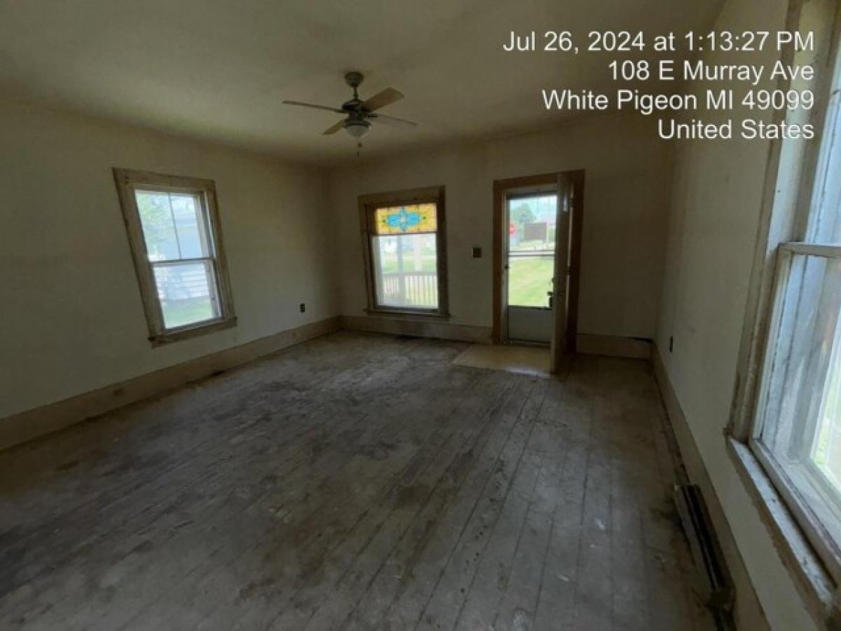 Picture of Home For Sale in White Pigeon, Michigan, United States