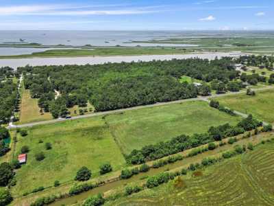 Residential Land For Sale in Anahuac, Texas