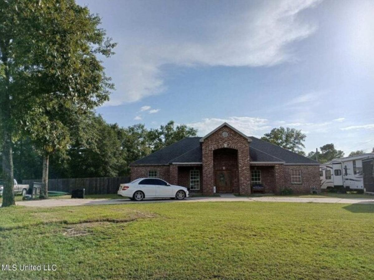 Picture of Home For Sale in Perkinston, Mississippi, United States