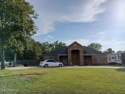 Home For Sale in Perkinston, Mississippi