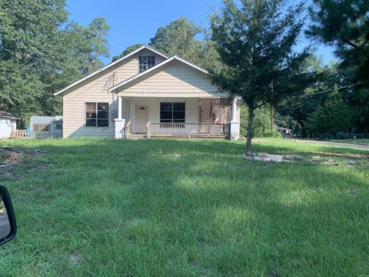 Picture of Home For Sale in Camden, Arkansas, United States