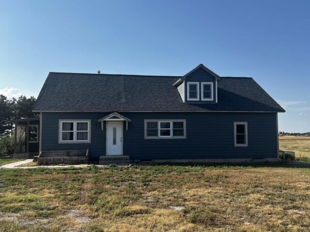 Picture of Home For Sale in Quinter, Kansas, United States