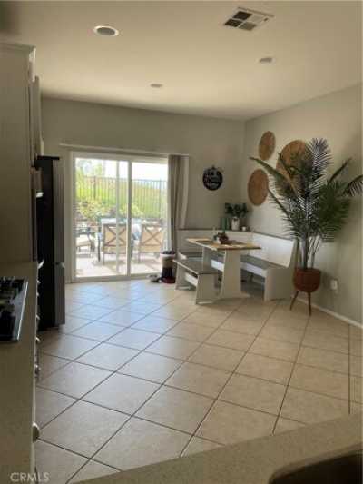 Home For Sale in Castaic, California