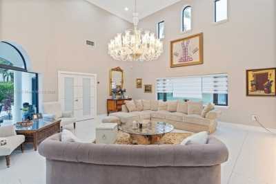 Home For Sale in Palmetto Bay, Florida