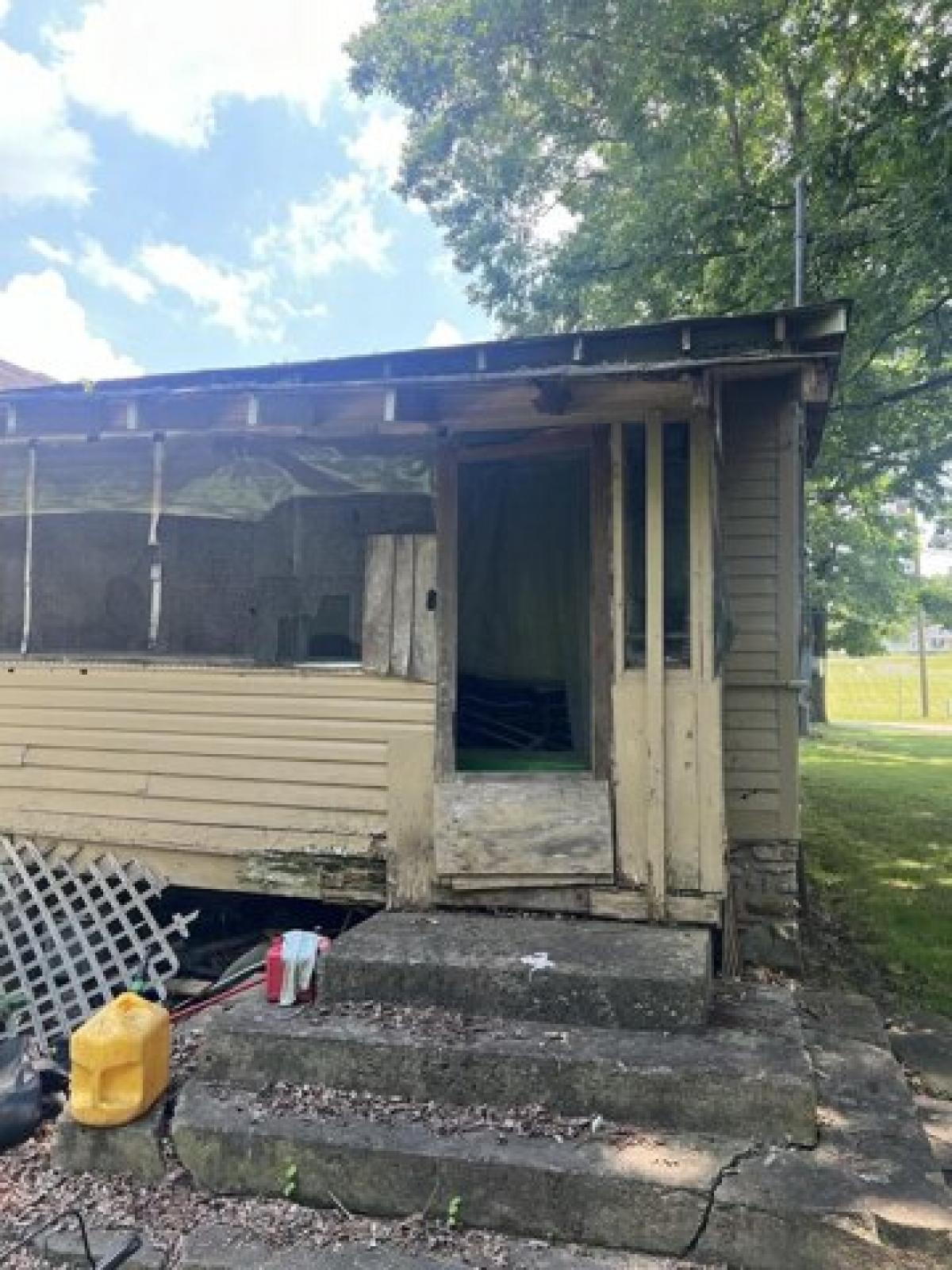 Picture of Home For Sale in Corbin, Kentucky, United States