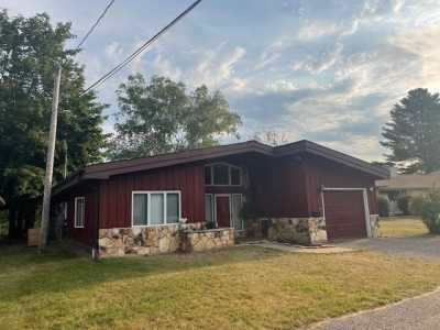 Home For Sale in Iron Mountain, Michigan