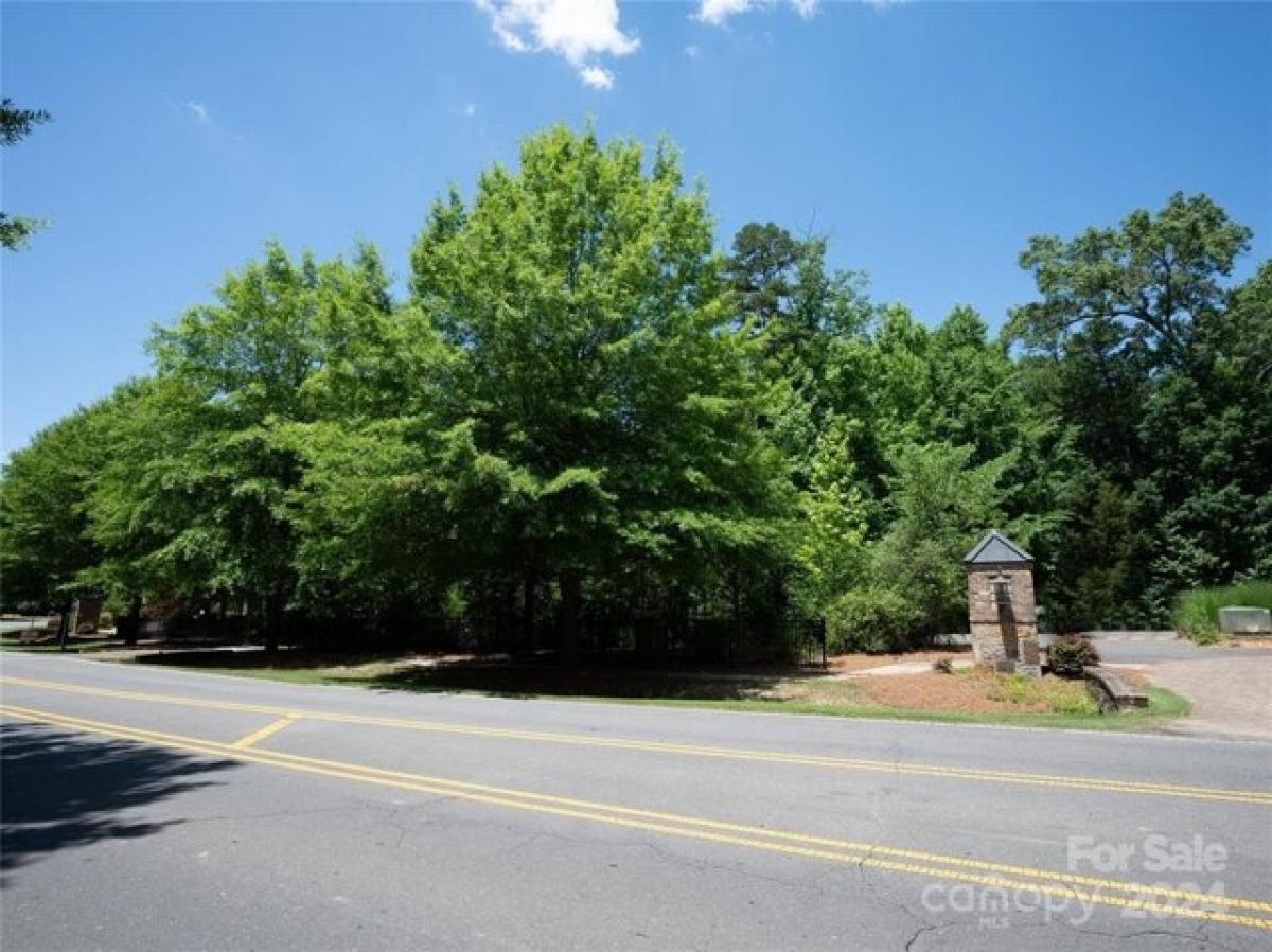 Picture of Residential Land For Sale in Charlotte, North Carolina, United States