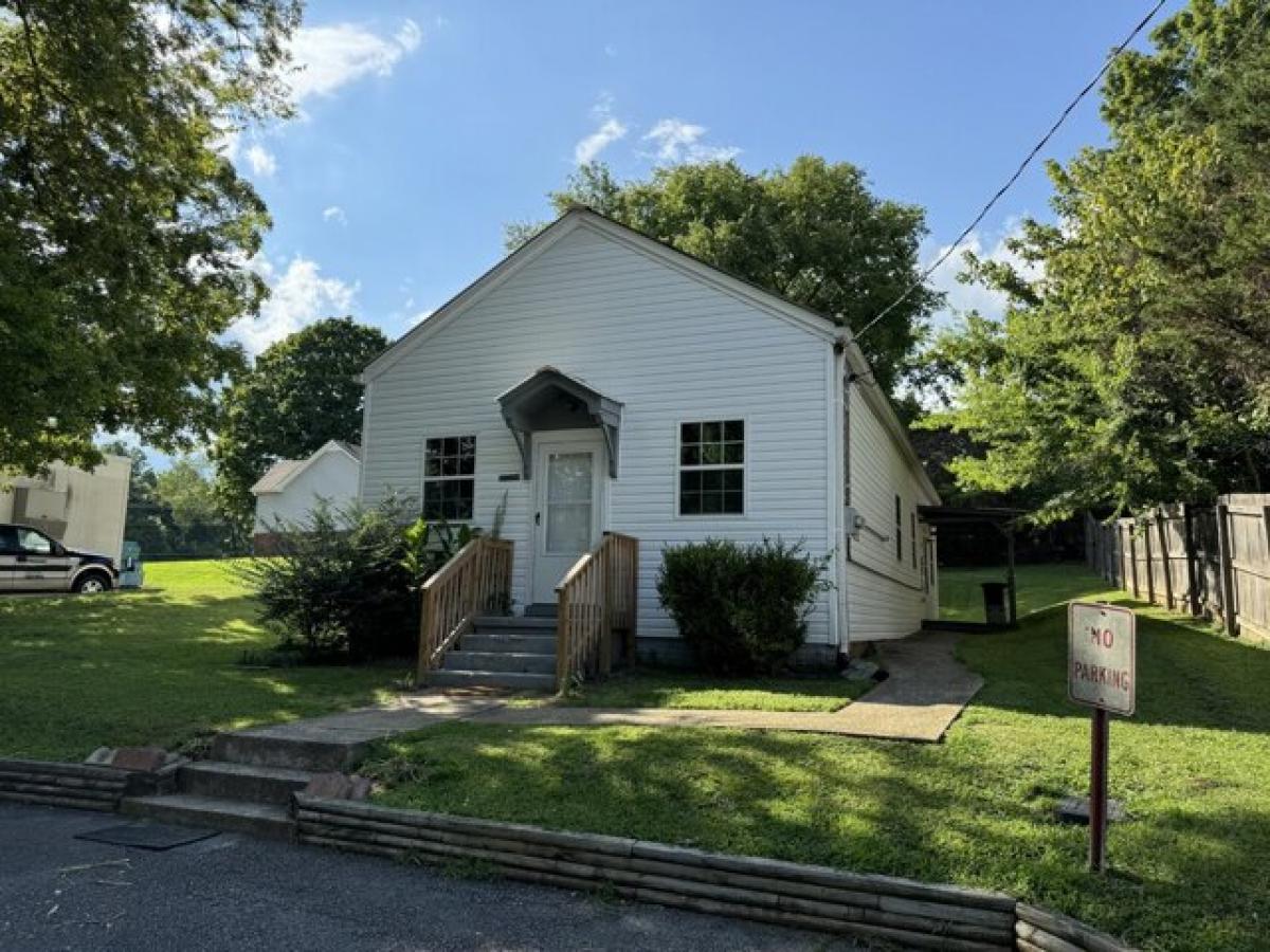 Picture of Home For Rent in Charlotte, Tennessee, United States