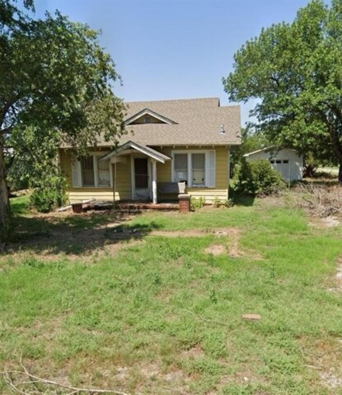 Picture of Home For Sale in Gotebo, Oklahoma, United States