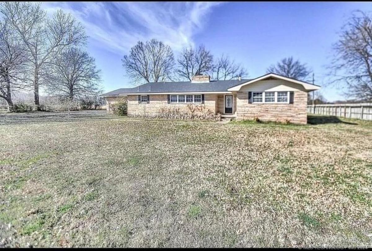 Picture of Home For Sale in Pryor, Oklahoma, United States