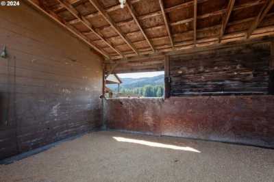 Home For Sale in Hood River, Oregon