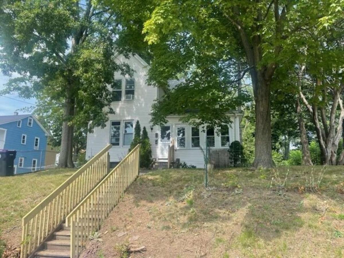 Picture of Home For Sale in Holyoke, Massachusetts, United States