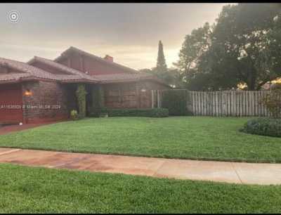 Home For Sale in Cooper City, Florida