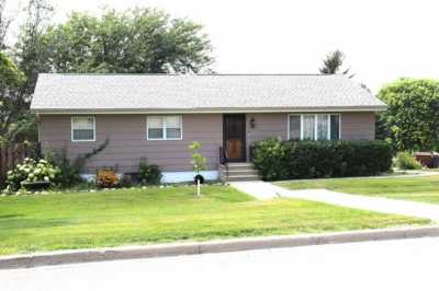 Home For Sale in Winner, South Dakota