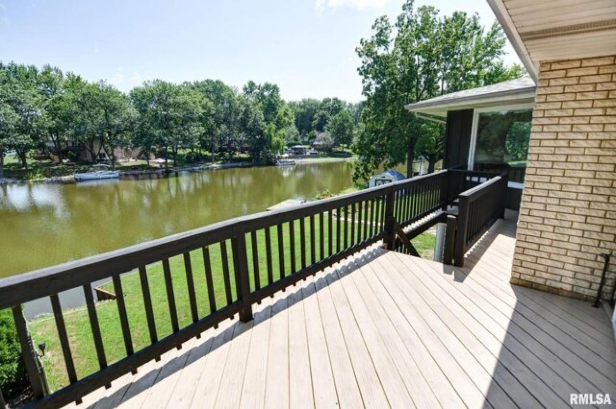 Picture of Home For Sale in Taylorville, Illinois, United States