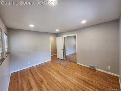 Home For Rent in Oak Park, Michigan