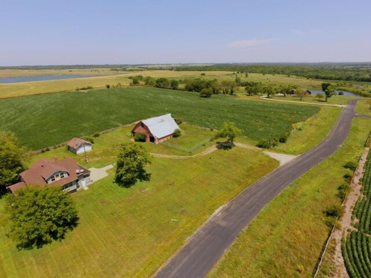 Picture of Residential Land For Sale in Lecompton, Kansas, United States