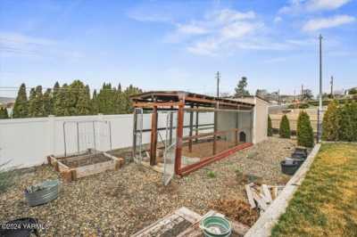 Home For Sale in Selah, Washington