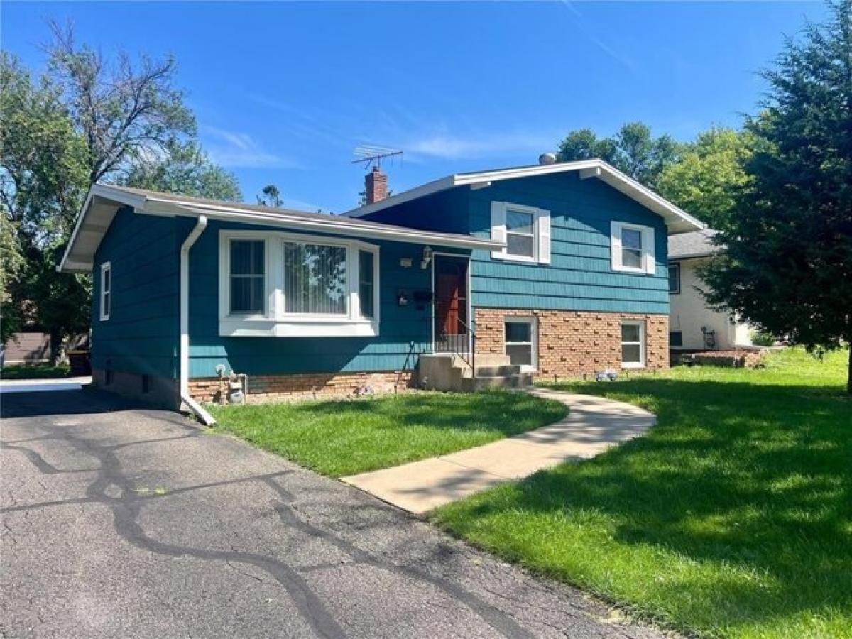 Picture of Home For Sale in West Saint Paul, Minnesota, United States