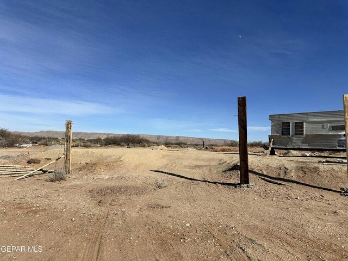 Picture of Residential Land For Sale in Horizon City, Texas, United States