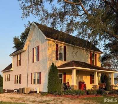 Home For Sale in Washington, Indiana