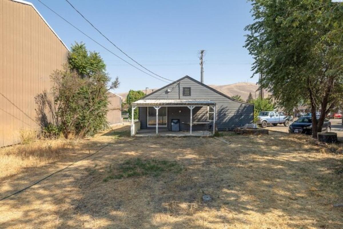 Picture of Home For Sale in Prosser, Washington, United States