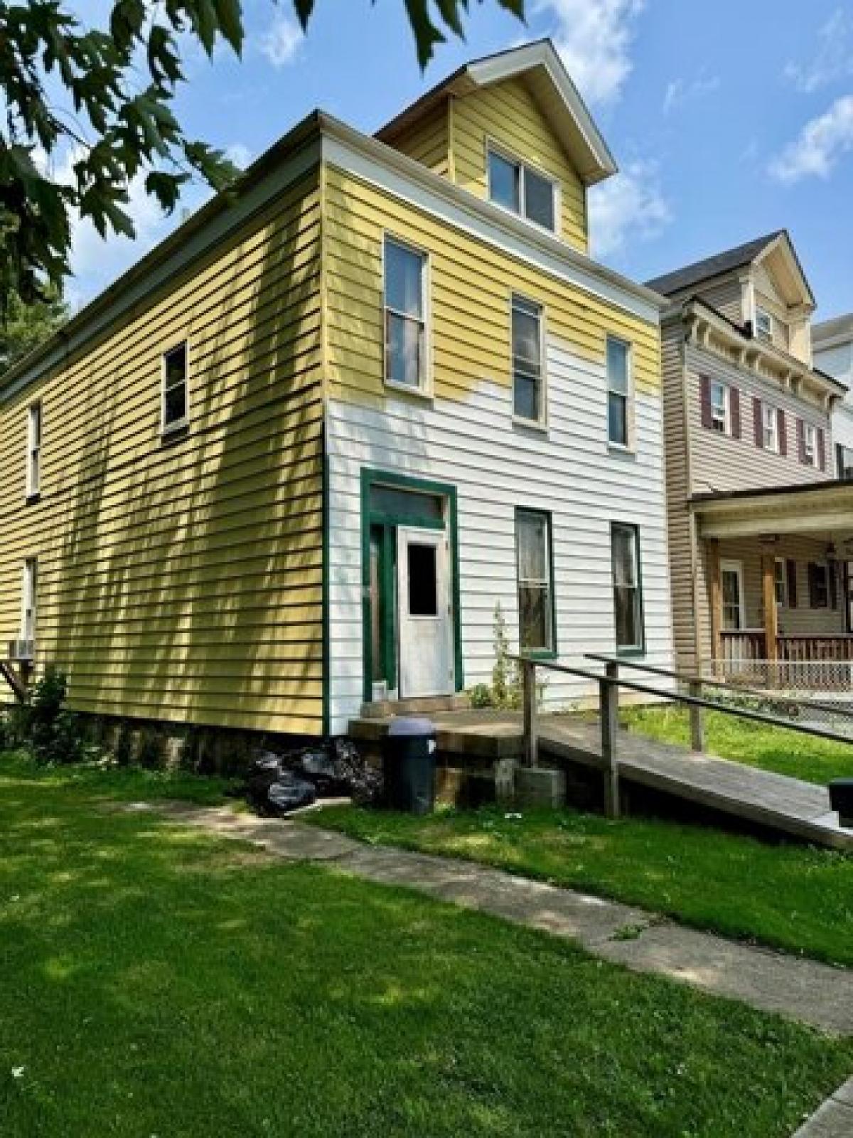 Picture of Home For Sale in Wheeling, West Virginia, United States