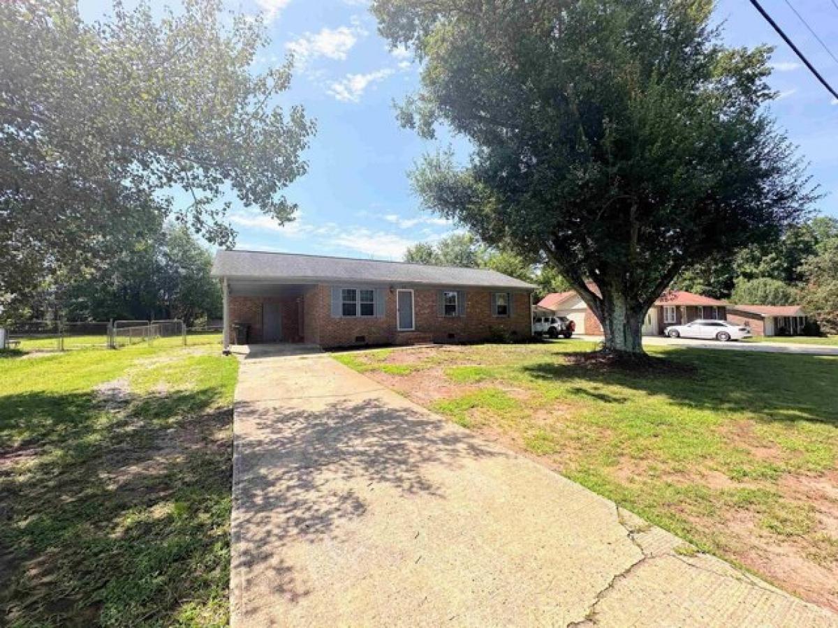 Picture of Home For Sale in Gaffney, South Carolina, United States