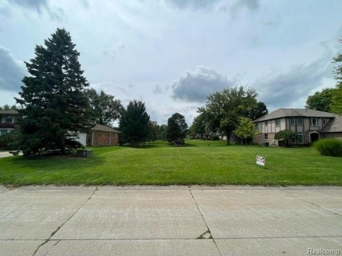 Picture of Residential Land For Sale in Rochester Hills, Michigan, United States