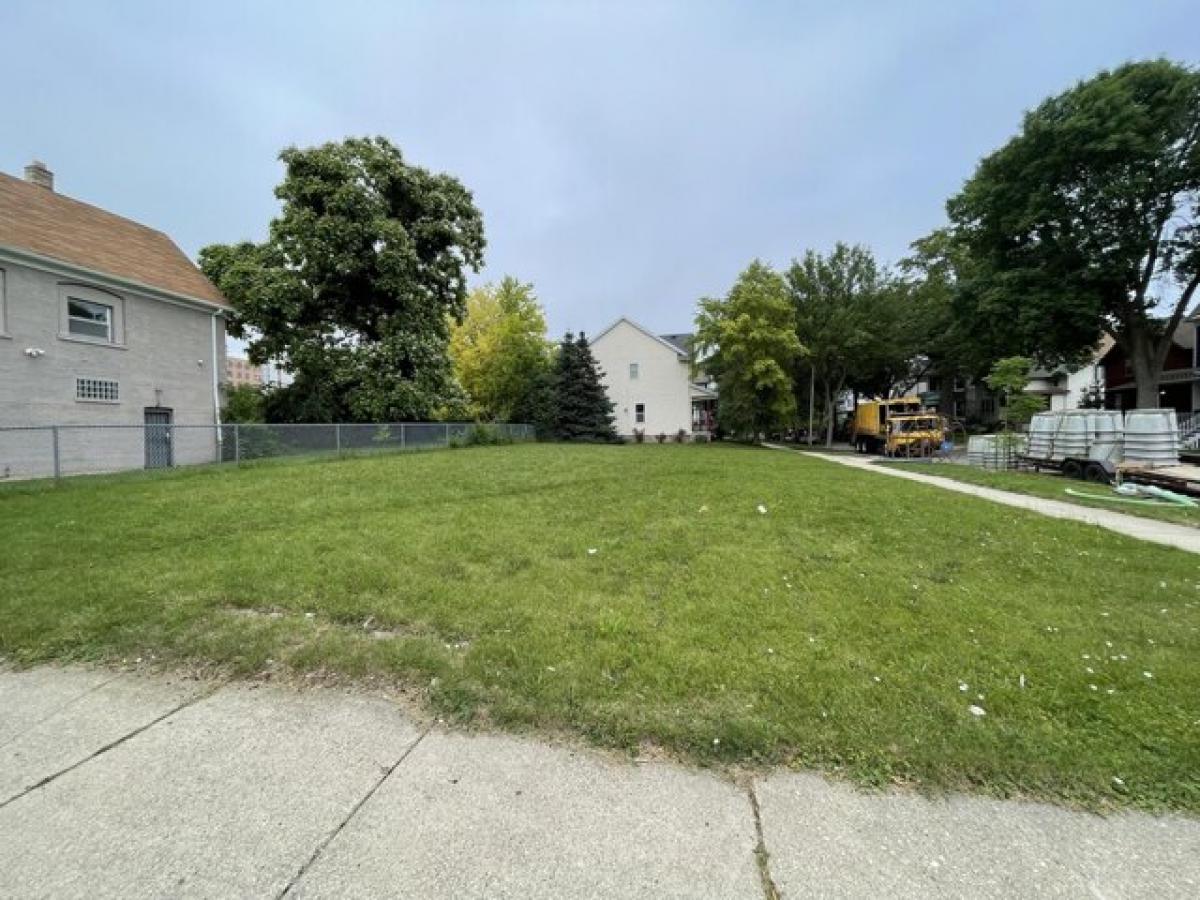 Picture of Residential Land For Sale in Milwaukee, Wisconsin, United States