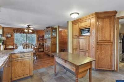 Home For Sale in Mill City, Oregon