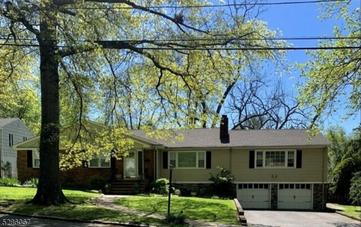 Picture of Home For Sale in Mountainside, New Jersey, United States