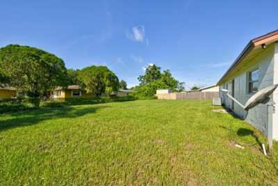 Home For Sale in Mims, Florida