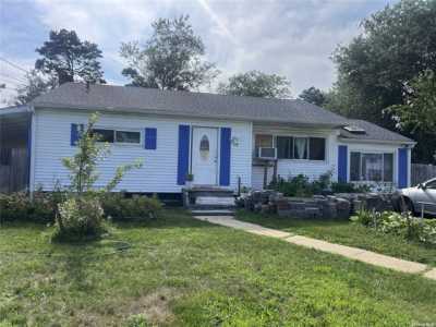 Home For Rent in Brentwood, New York