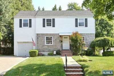 Home For Rent in River Edge, New Jersey