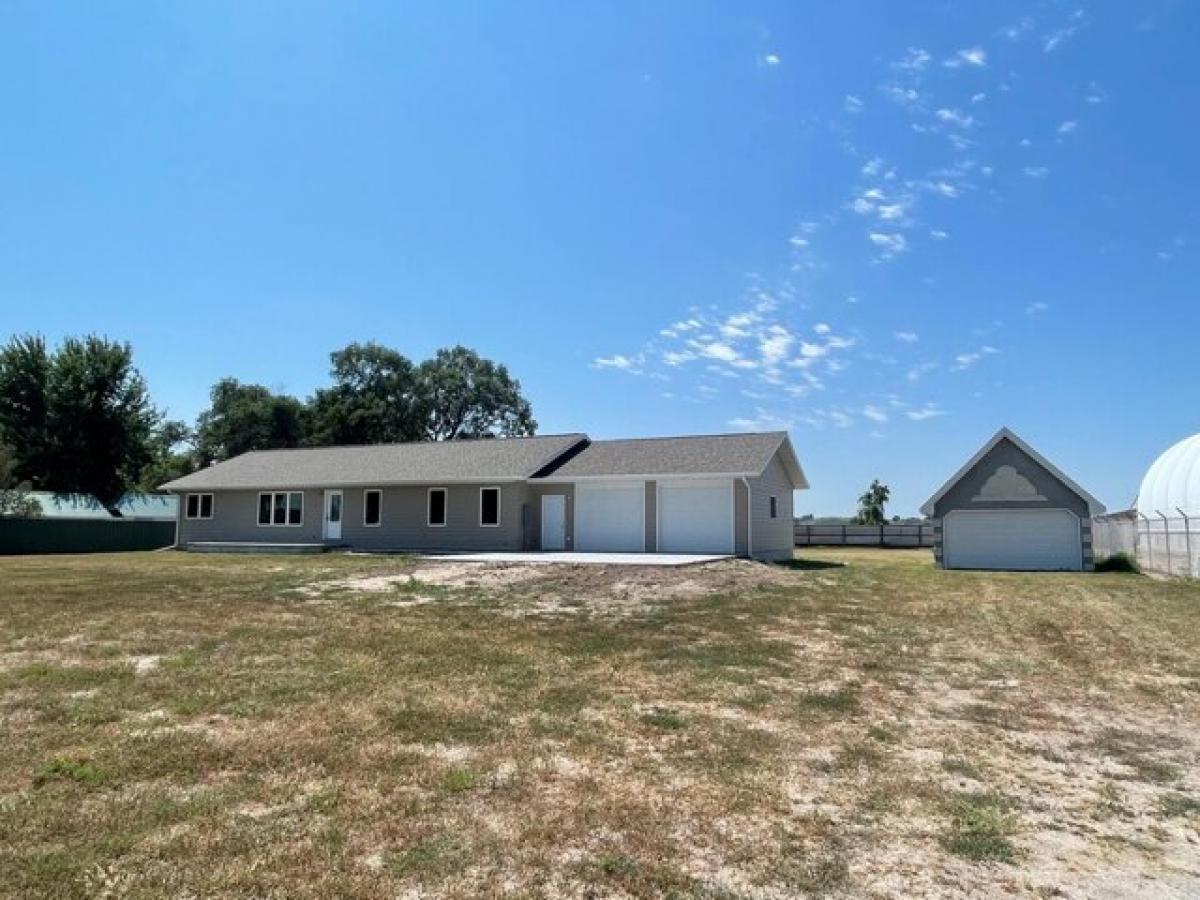 Picture of Home For Sale in Arnold, Nebraska, United States