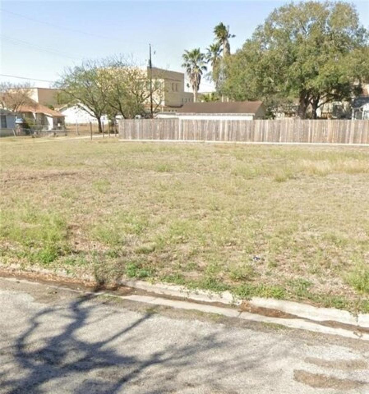 Picture of Residential Land For Sale in Kingsville, Texas, United States