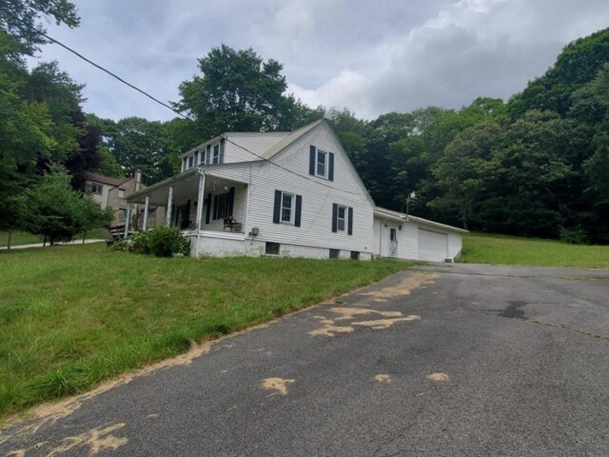 Picture of Home For Sale in Rainelle, West Virginia, United States