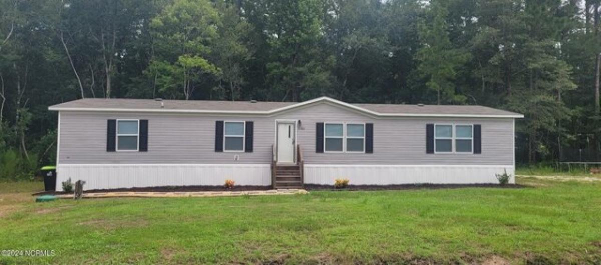 Picture of Home For Sale in Winnabow, North Carolina, United States