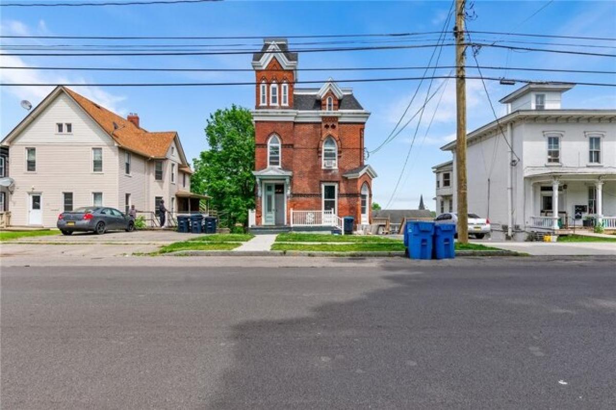 Picture of Home For Sale in Geneva, New York, United States