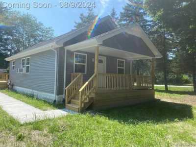 Home For Sale in Fort Gratiot, Michigan