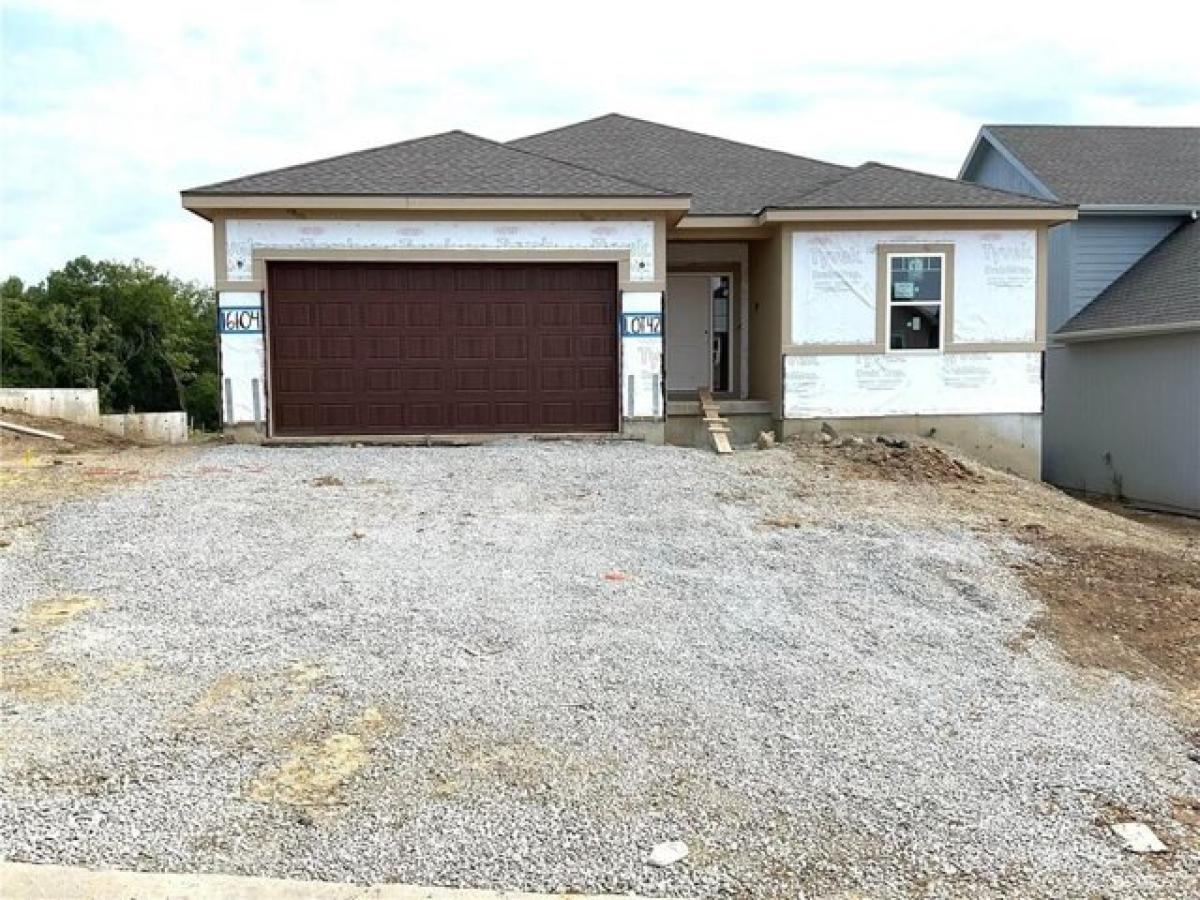 Picture of Home For Sale in Parkville, Missouri, United States