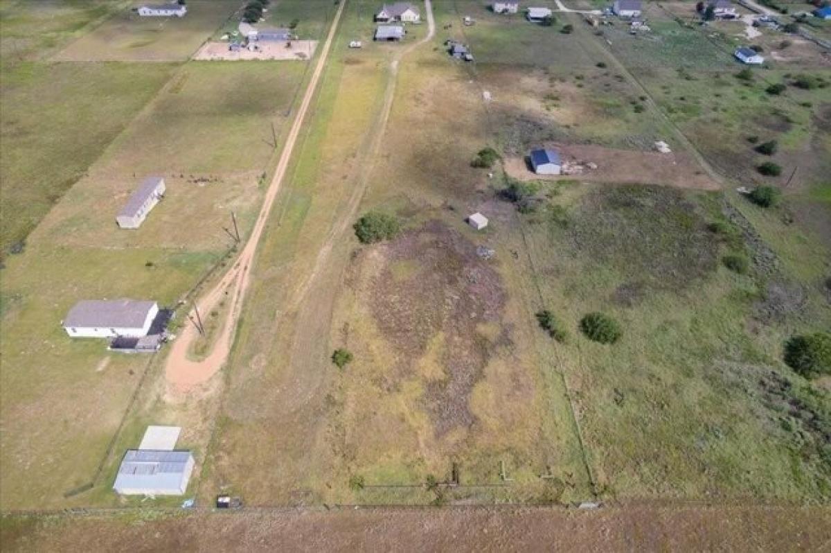 Picture of Residential Land For Sale in Bastrop, Texas, United States