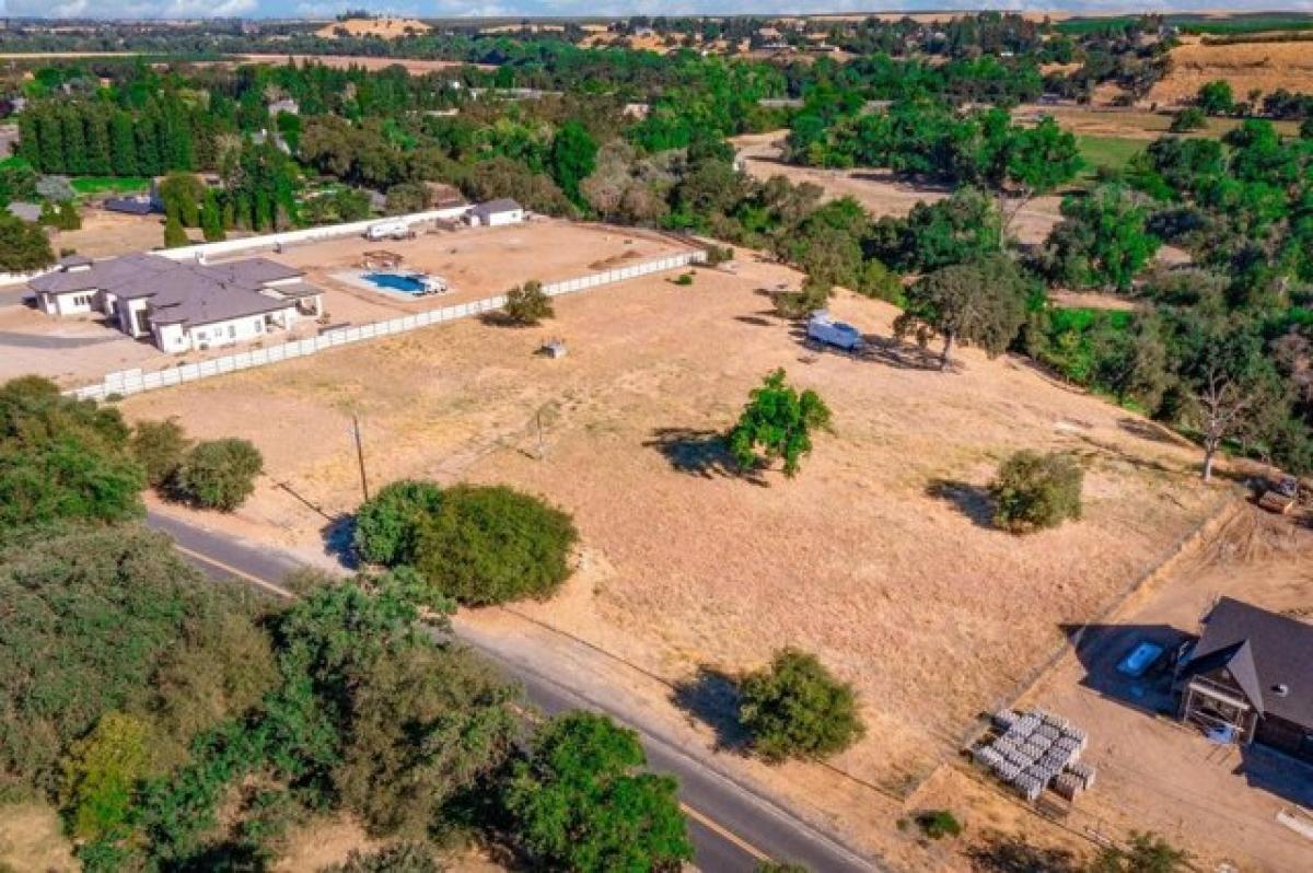 Picture of Residential Land For Sale in Oakdale, California, United States