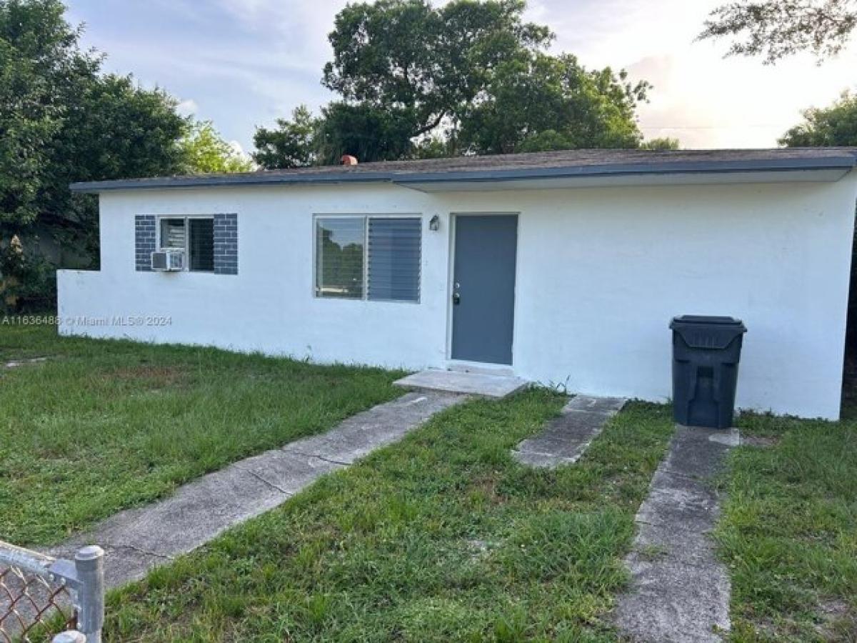 Picture of Home For Sale in West Park, Florida, United States