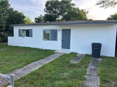 Home For Sale in West Park, Florida