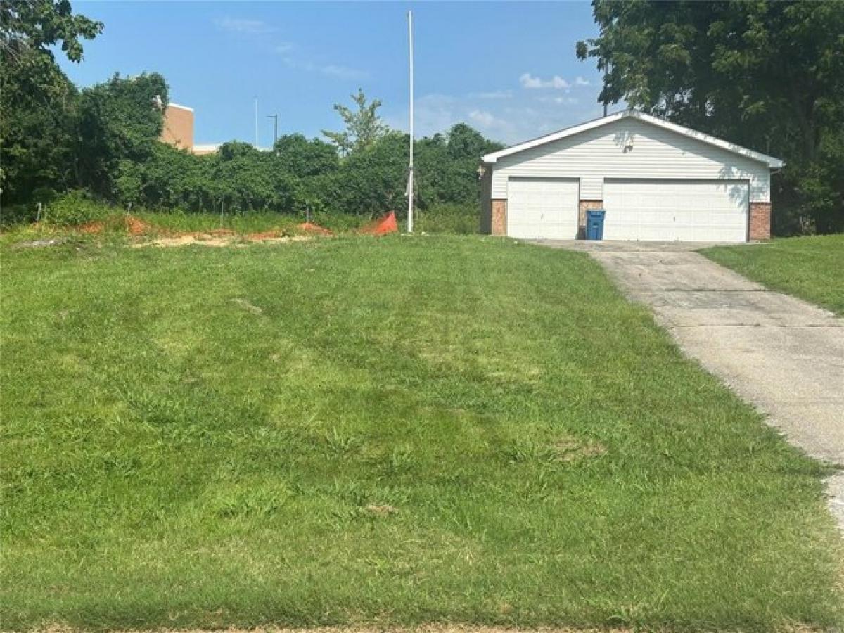 Picture of Residential Land For Sale in Maryland Heights, Missouri, United States