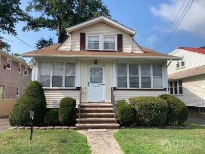 Home For Sale in Roselle, New Jersey